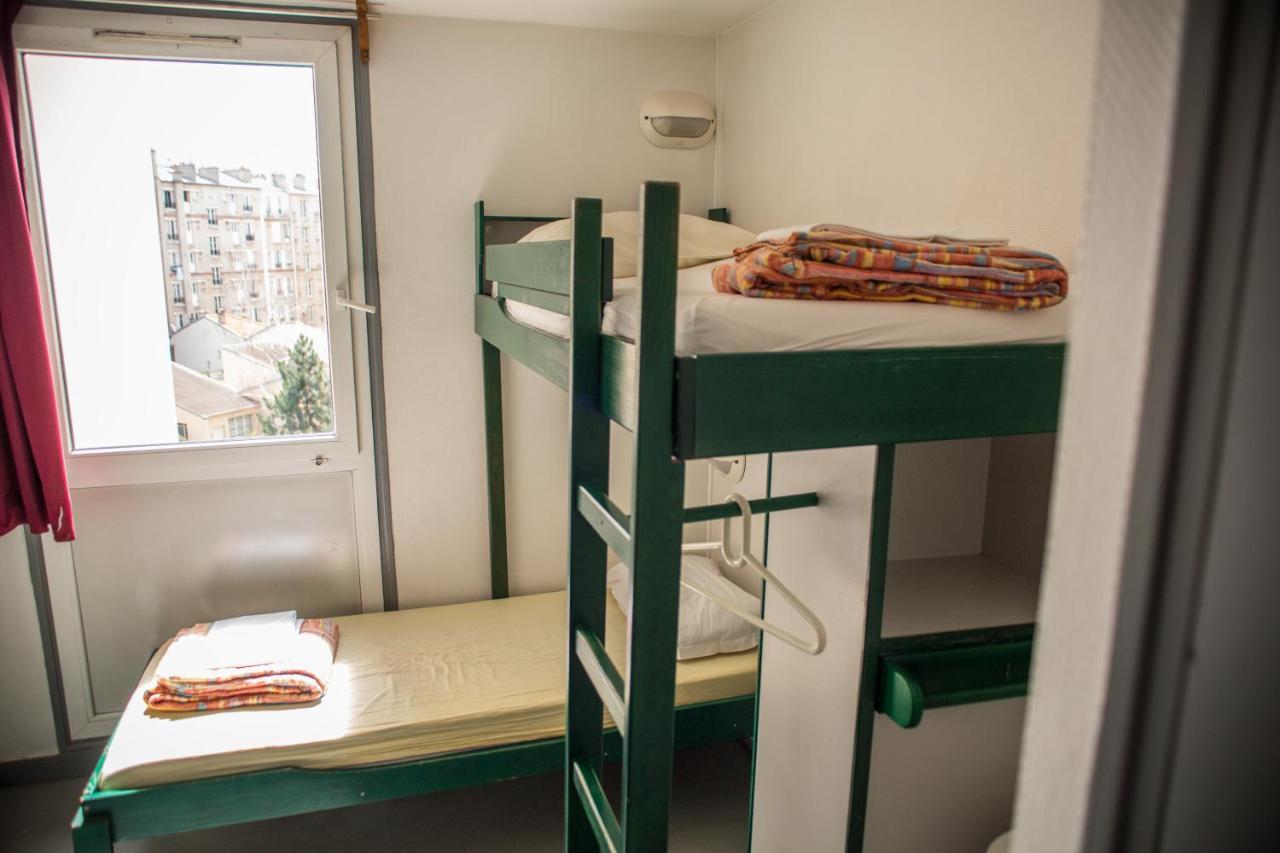 Twin Room with Shower, Commun WC