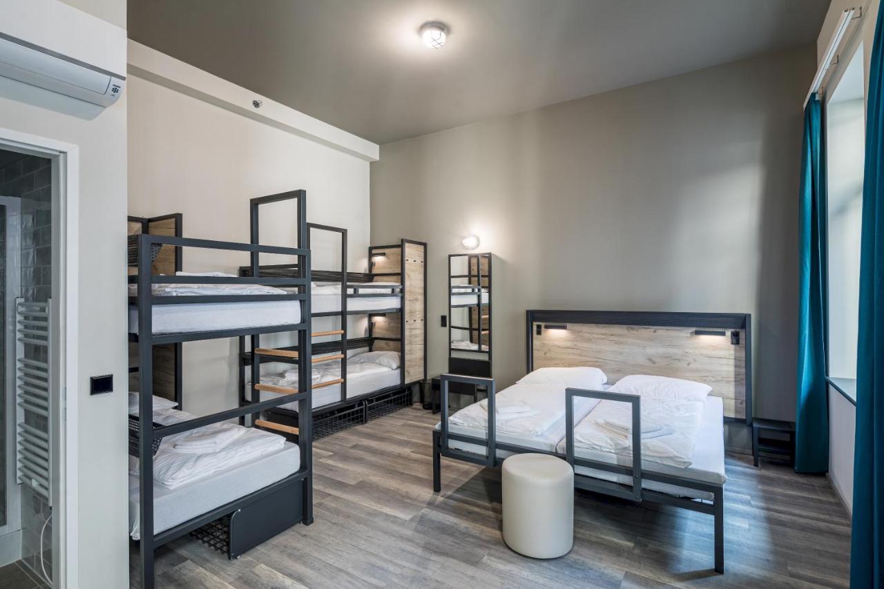 Six-Bed Room,1592165689:JPEG