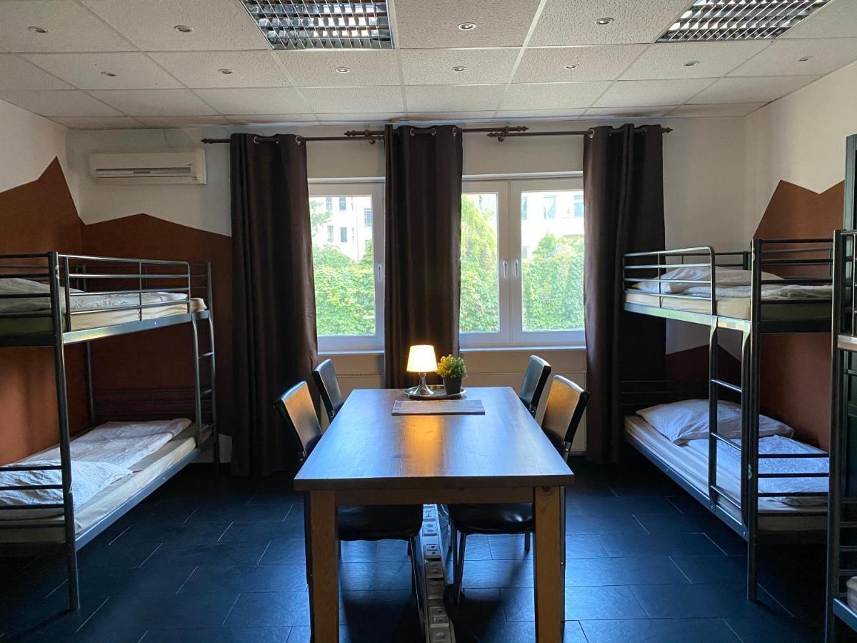 Bed 8-Bed Dormitory Room