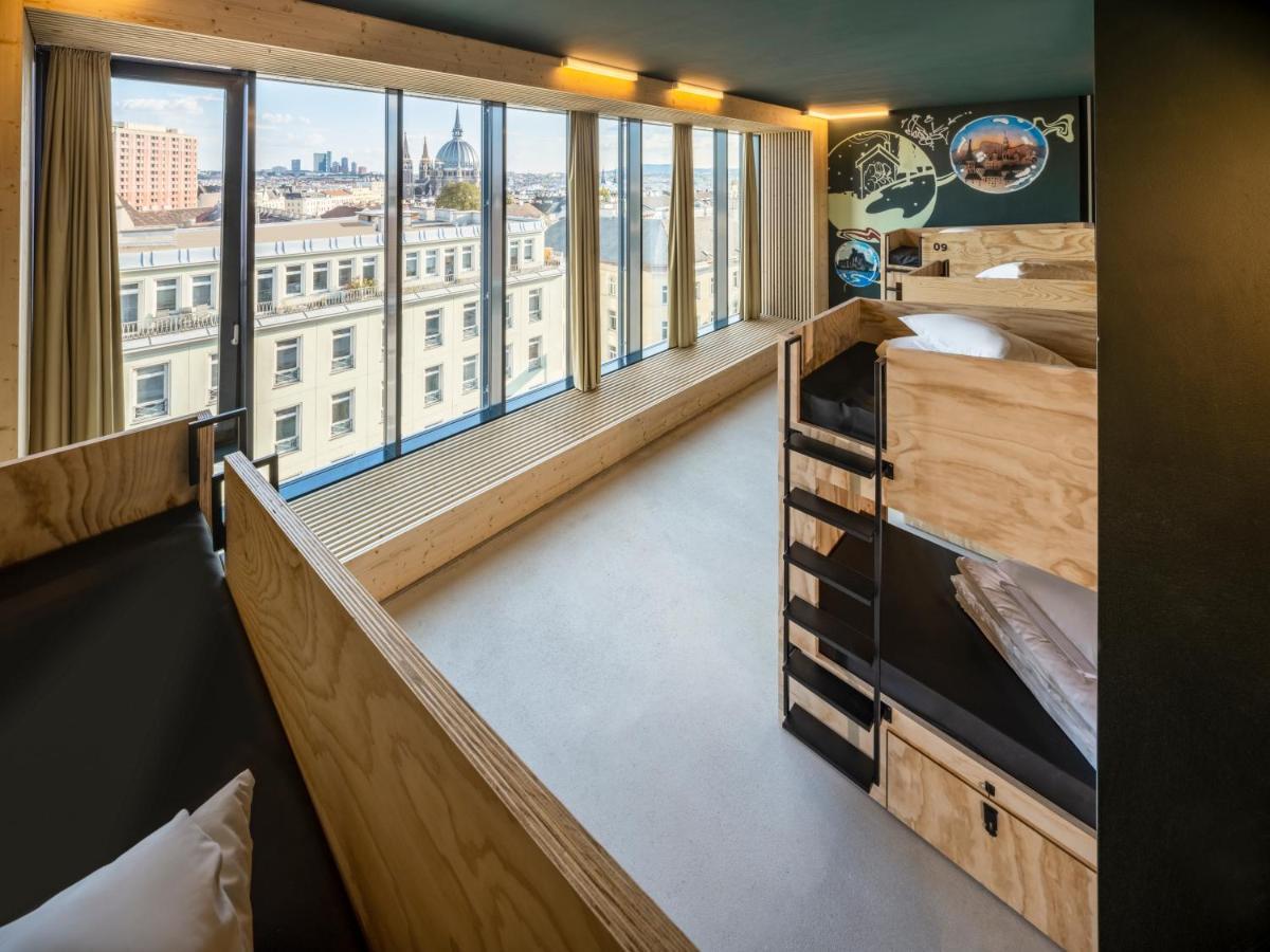 Privates Schlafzimmer für 12 Personen