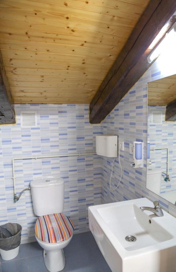 Doppel- oder Zweibettzimmer