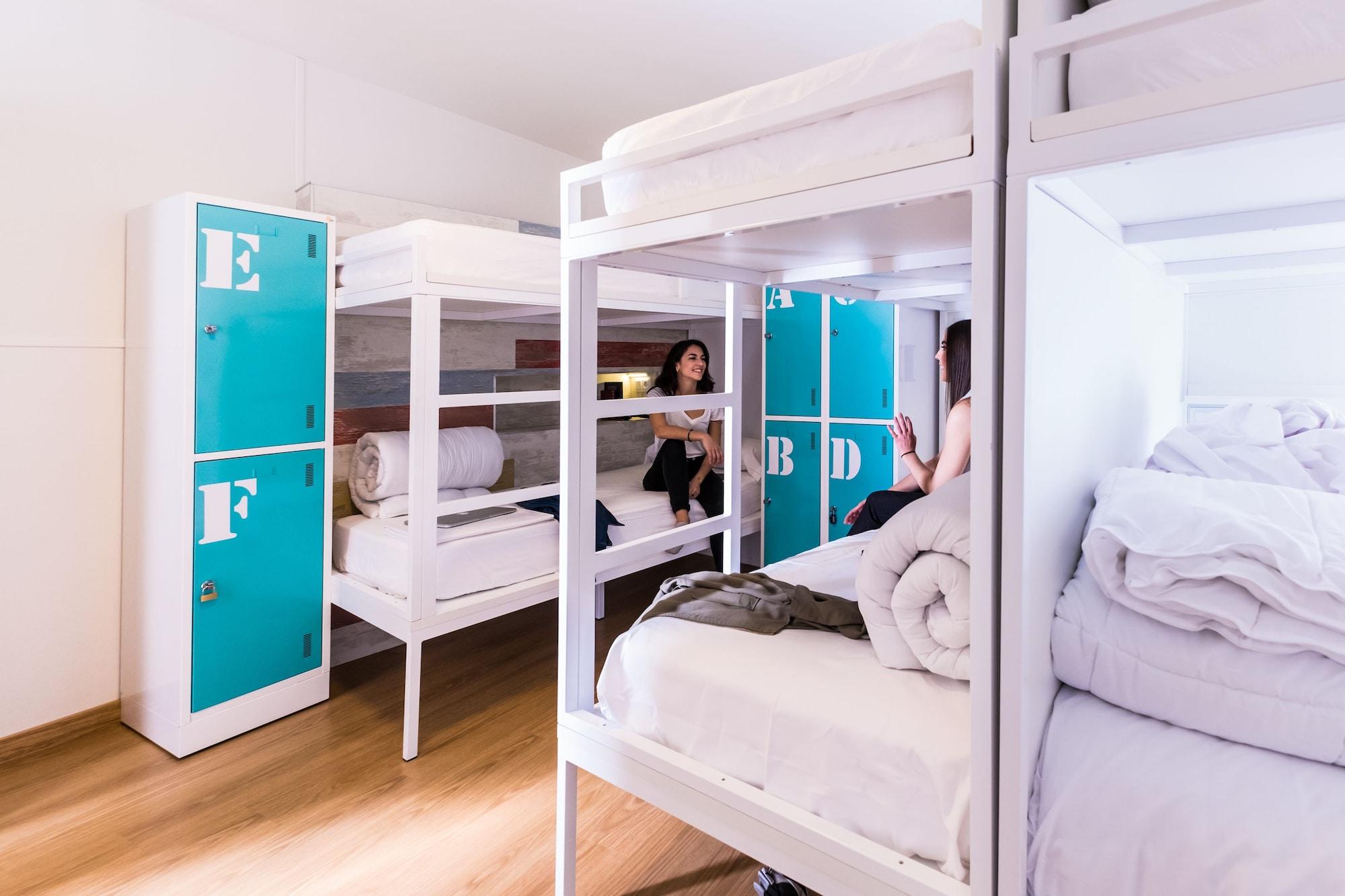 Bett im Frauenschlafsaal mit 6 Betten