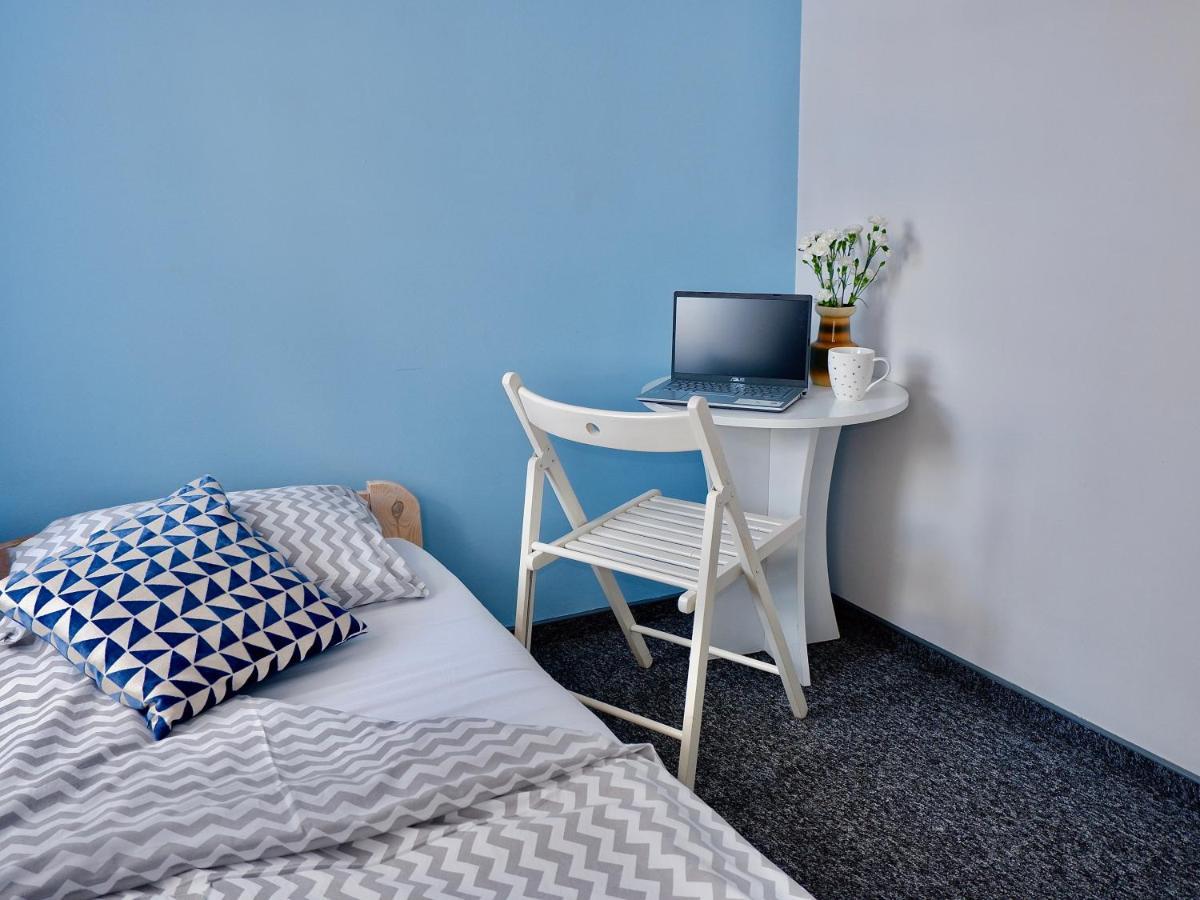 Single Room with Shared Bathroom,1264207165:JPEG