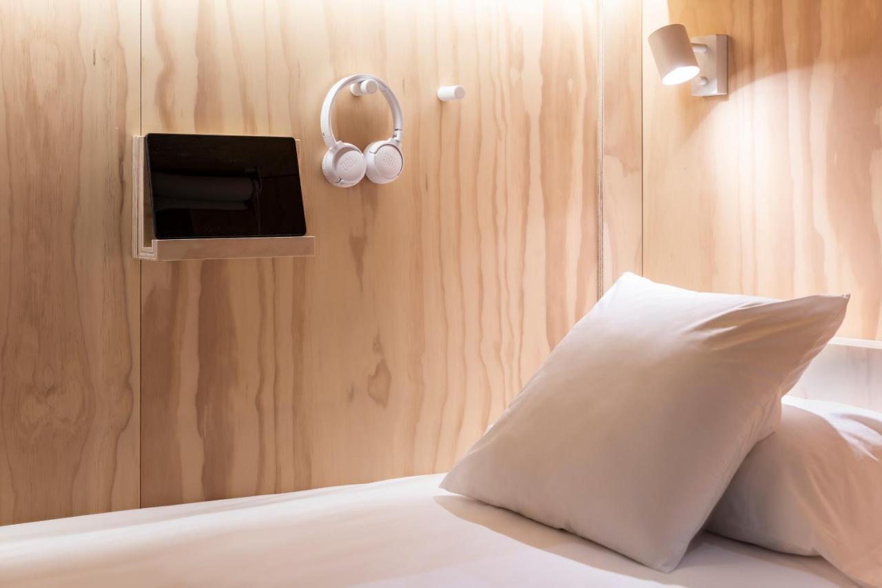 Single Bed Mixed Dormitory Room