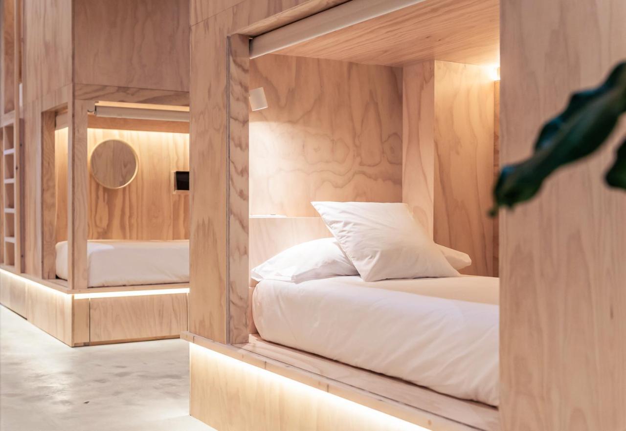 Single Bed Mixed Dormitory Room