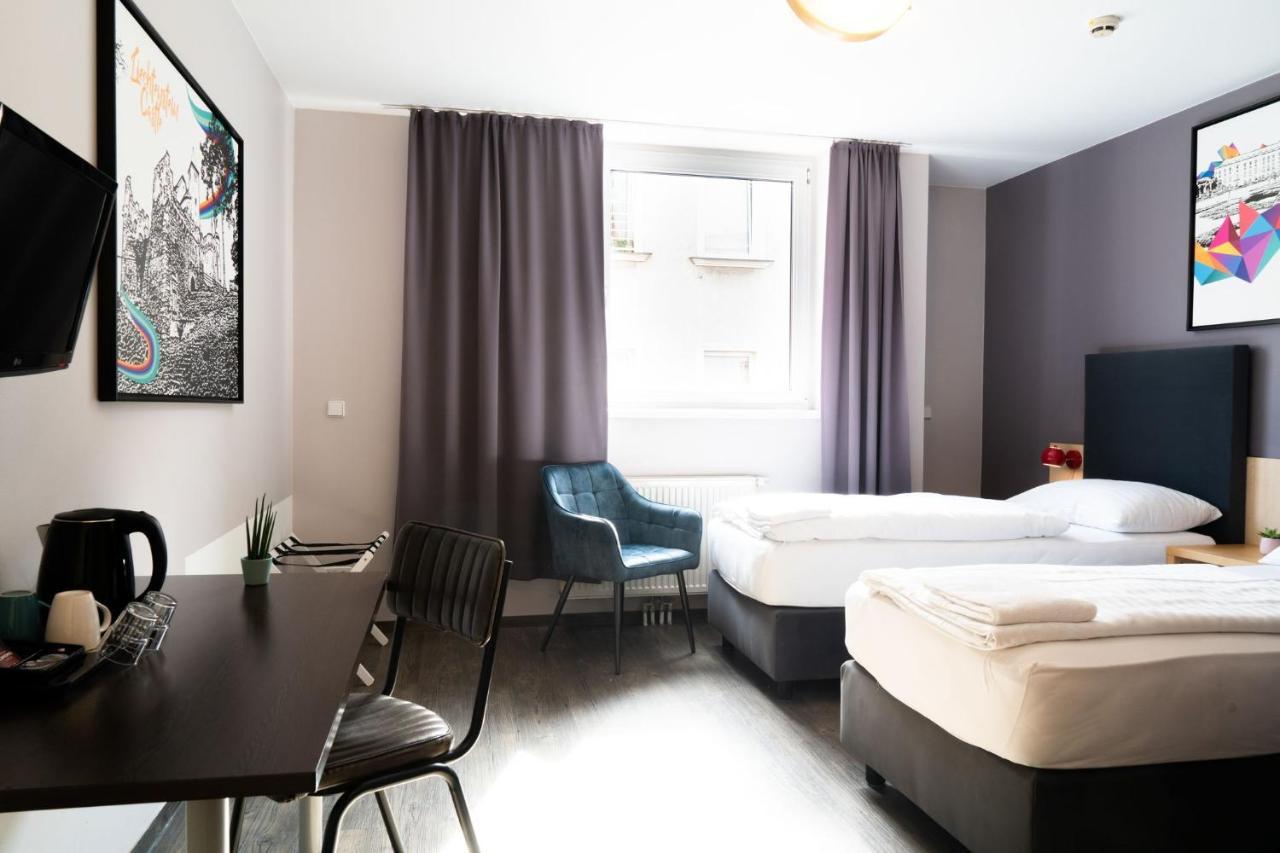 Zweibettzimmer mit Bad