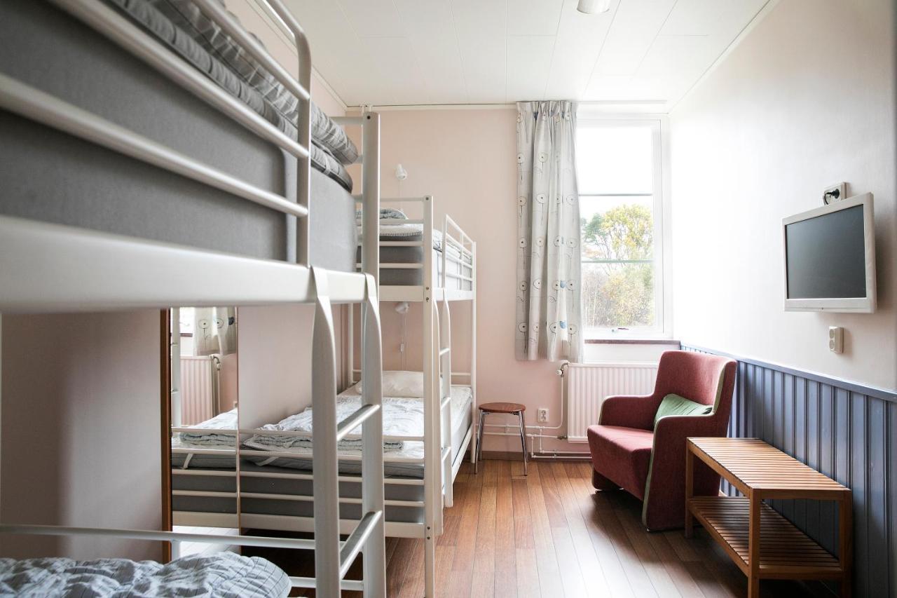 Vierbettzimmer mit Gemeinschaftsbad