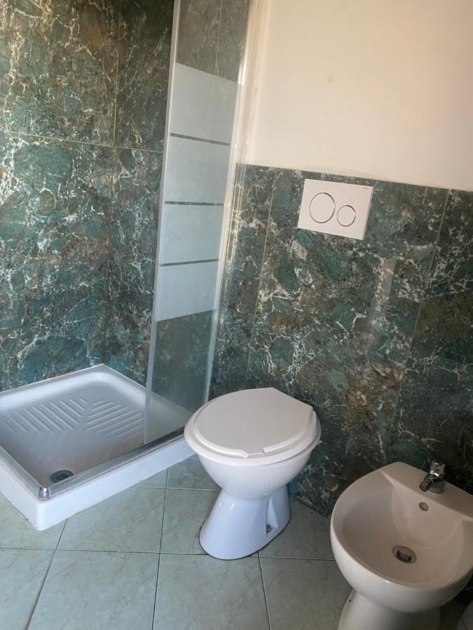 Dreibettzimmer mit Gemeinschaftsbad