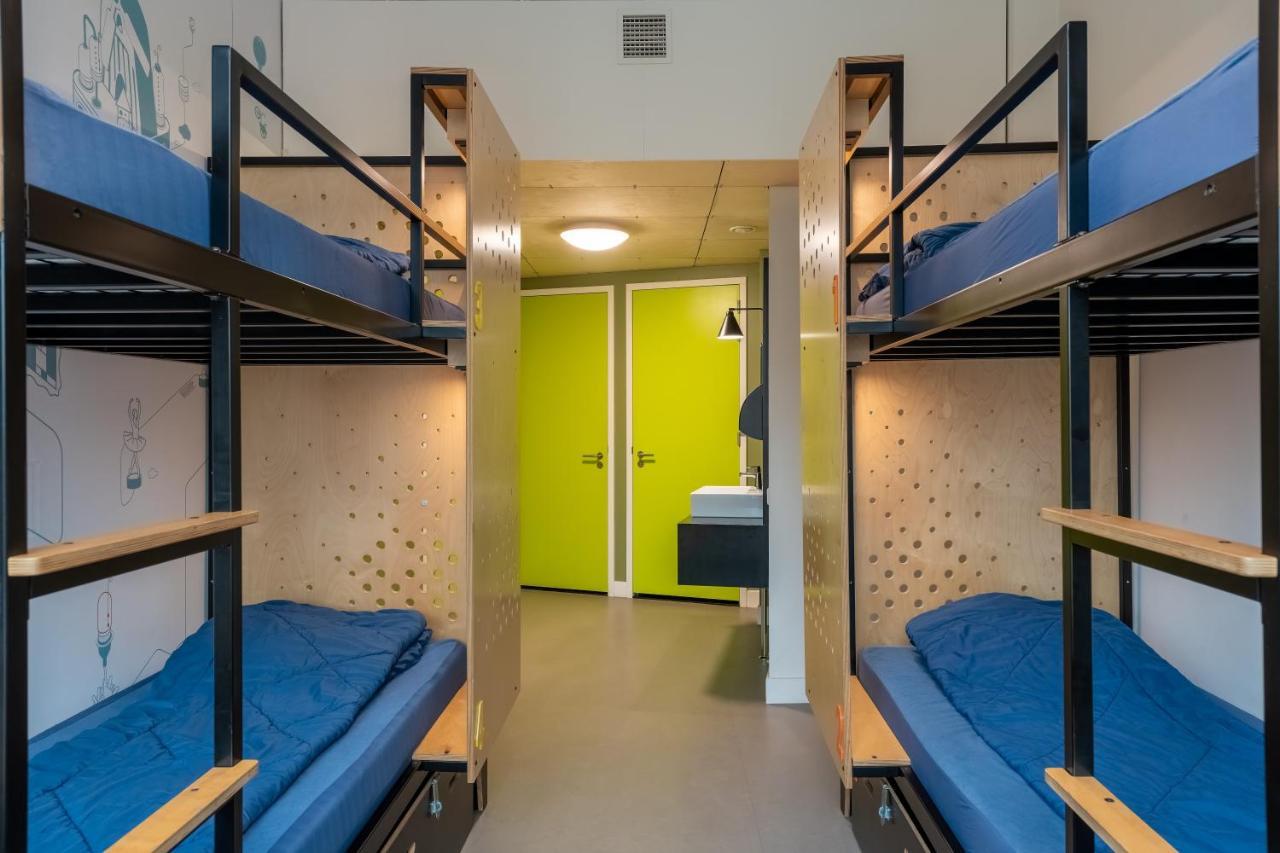 Zimmer mit eigenem Bad und Dusche (6 Personen)