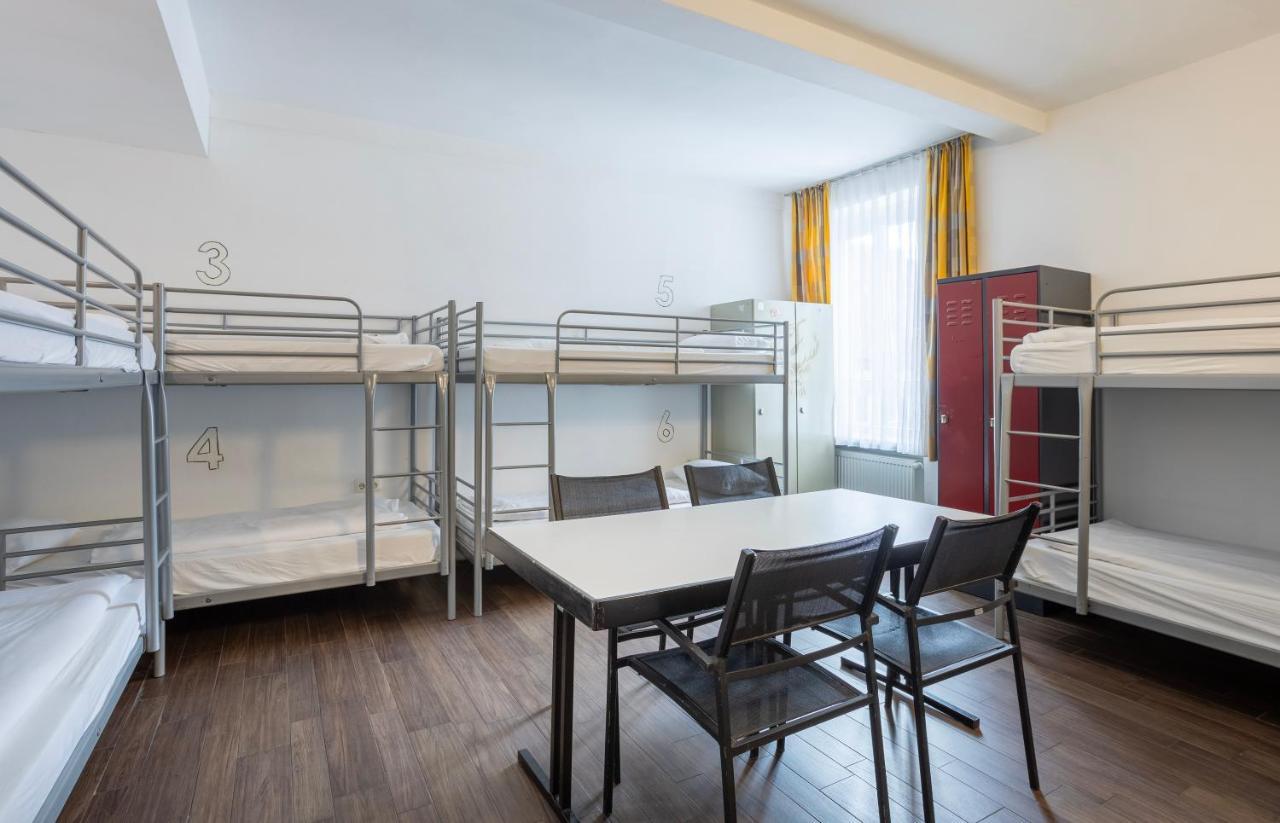 Bed 8-Bed Mixed Dormitory Room