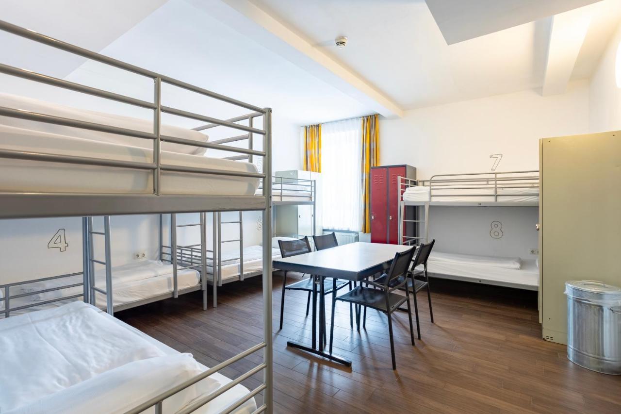 Bed 8-Bed Mixed Dormitory Room