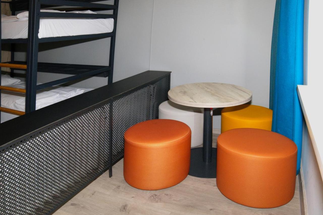 Bed 6-Bed Dormitory Room