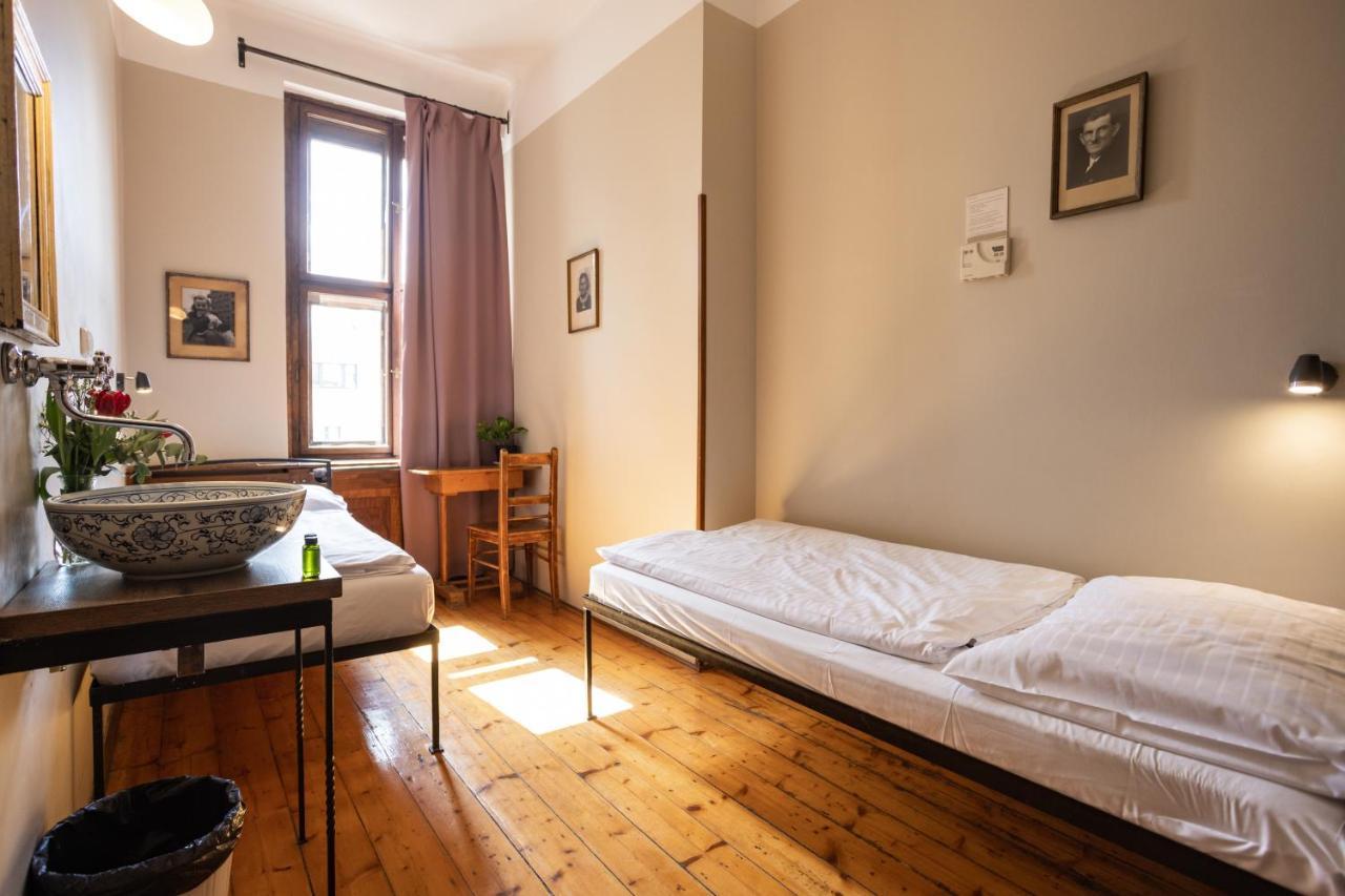 Zweibettzimmer mit Gemeinschaftsbad