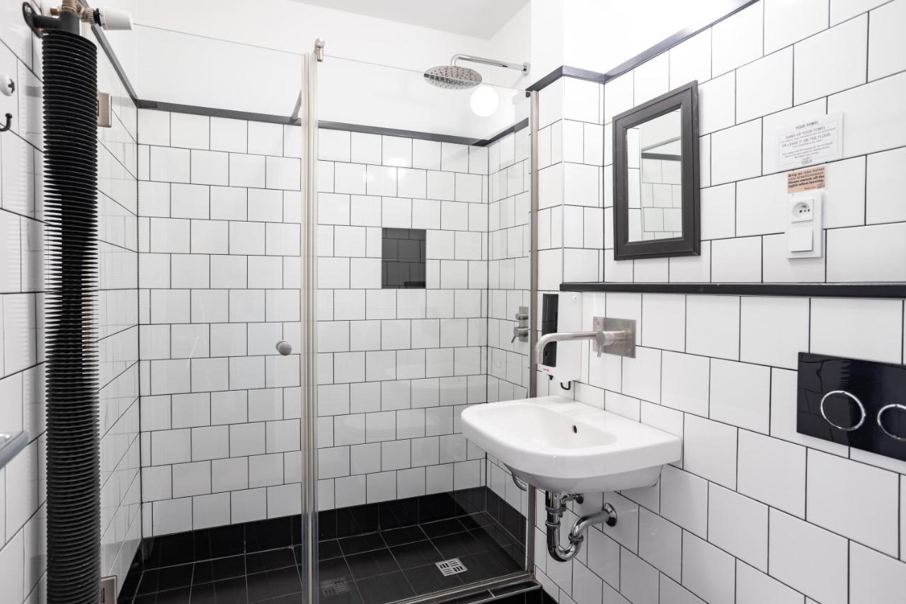 Doppel- oder Zweibettzimmer