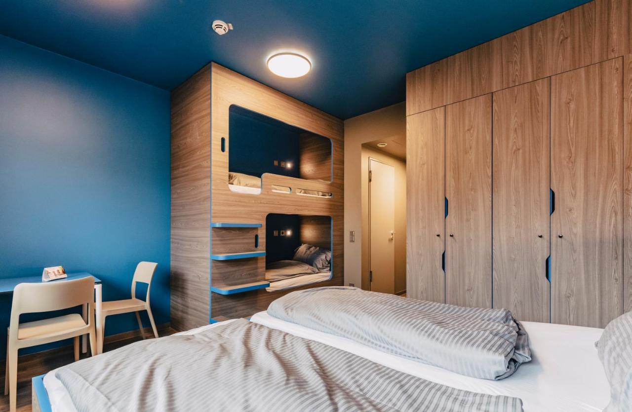 Quadruple Room Bathroom