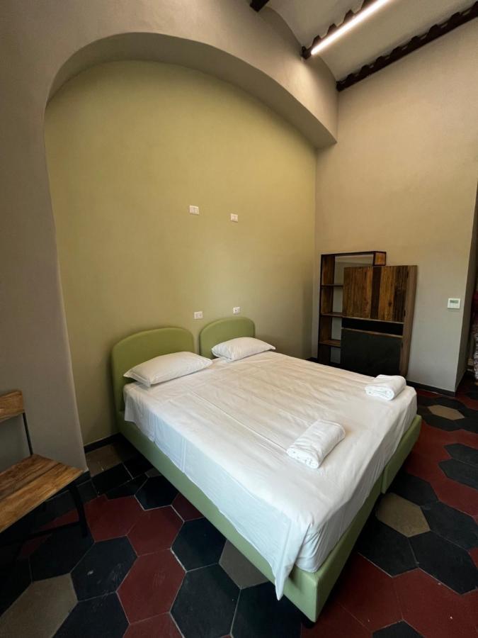 Großes Doppel-/Zweibettzimmer