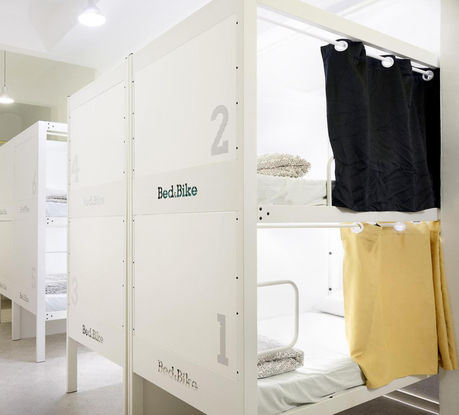 Bett im gemischten Schlafsaal mit 16 Betten