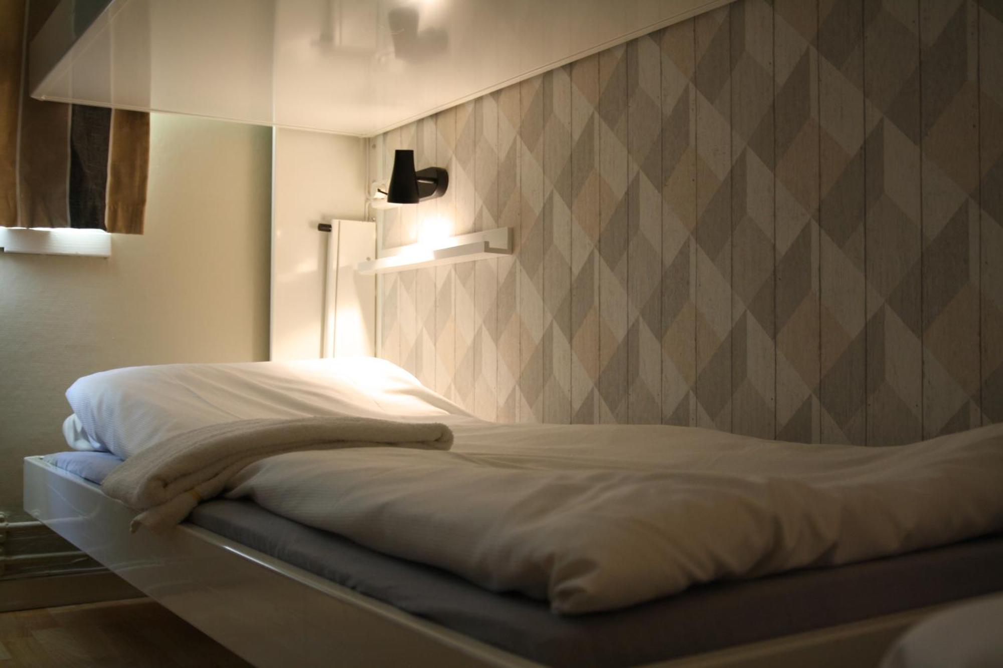 Bed 6-Bed Male Dormitory Room