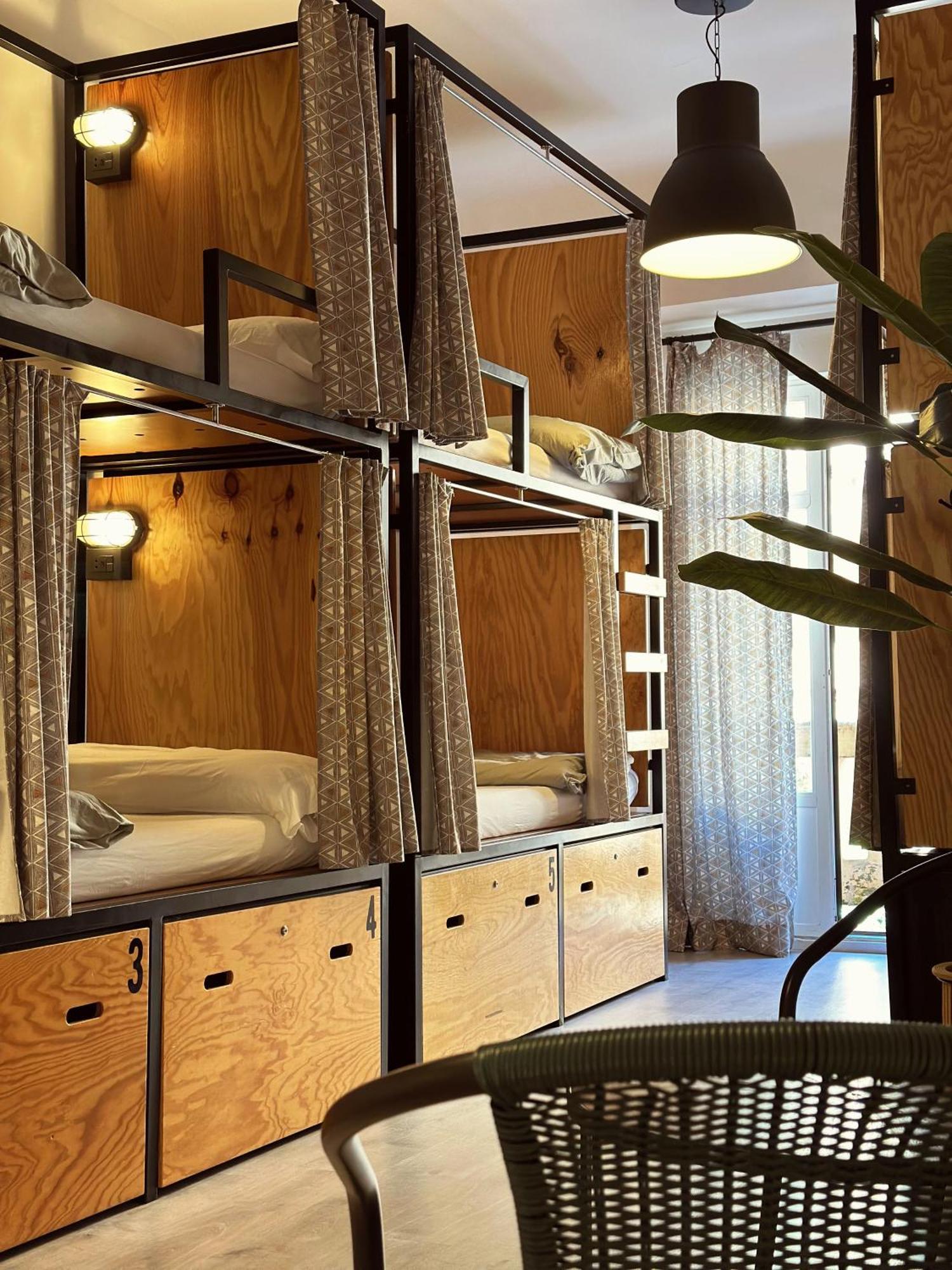 Bed 8-Bed Mixed Dormitory Room