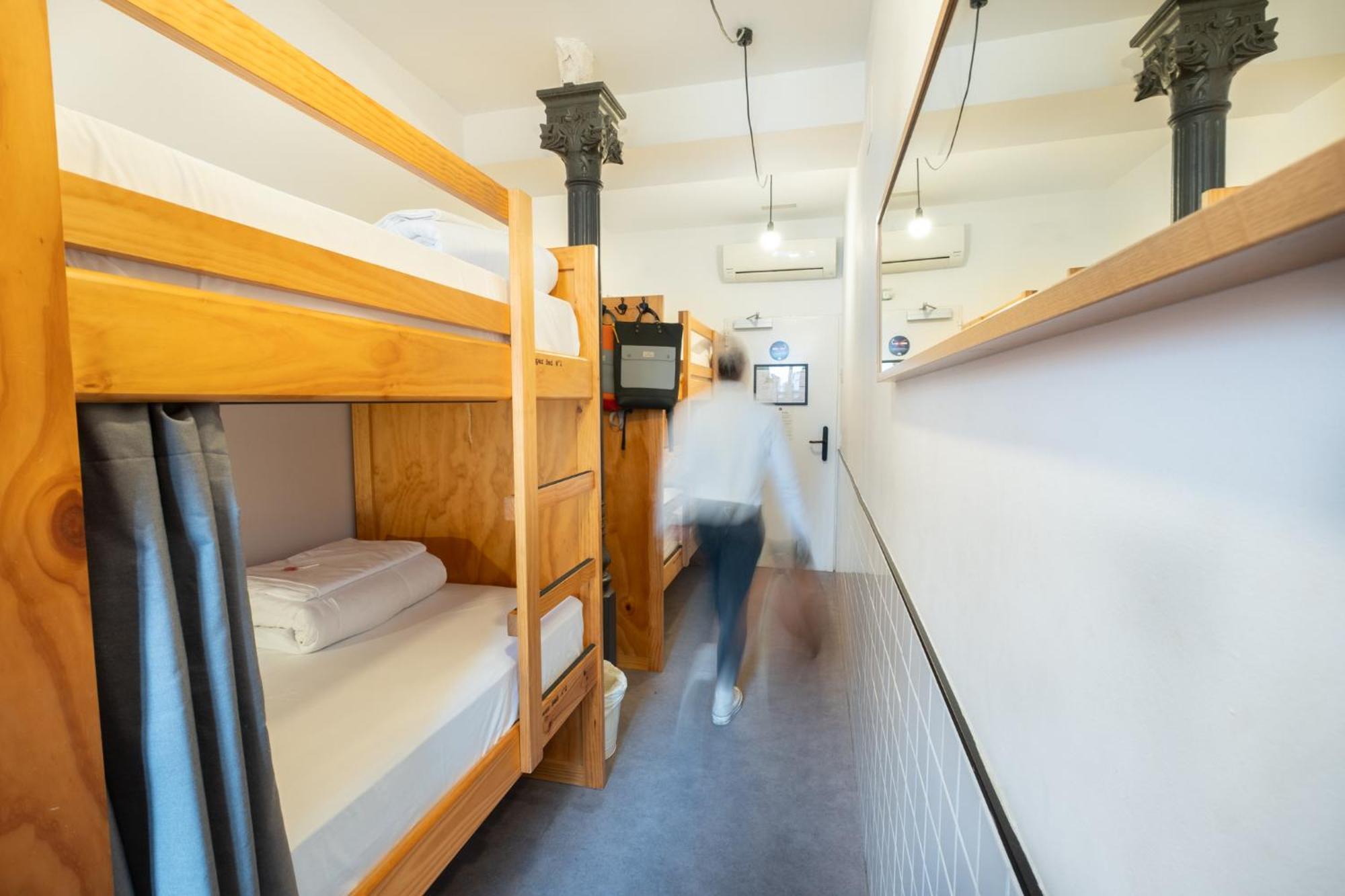 Single Bed 4-Bed Mixed Dormitory Room,1731408002:JPEG