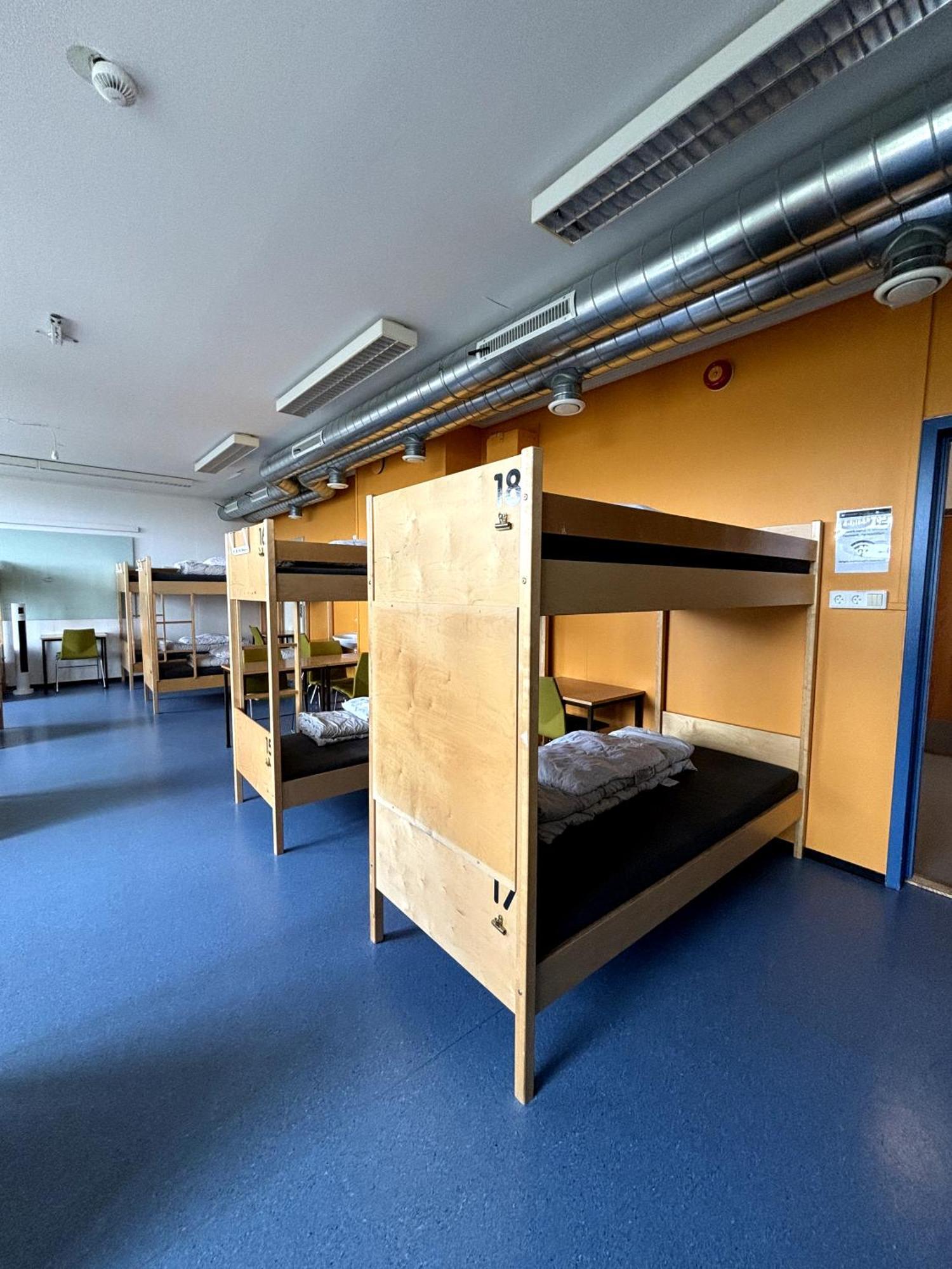 Bed 18-Bed Mixed Dormitory Room