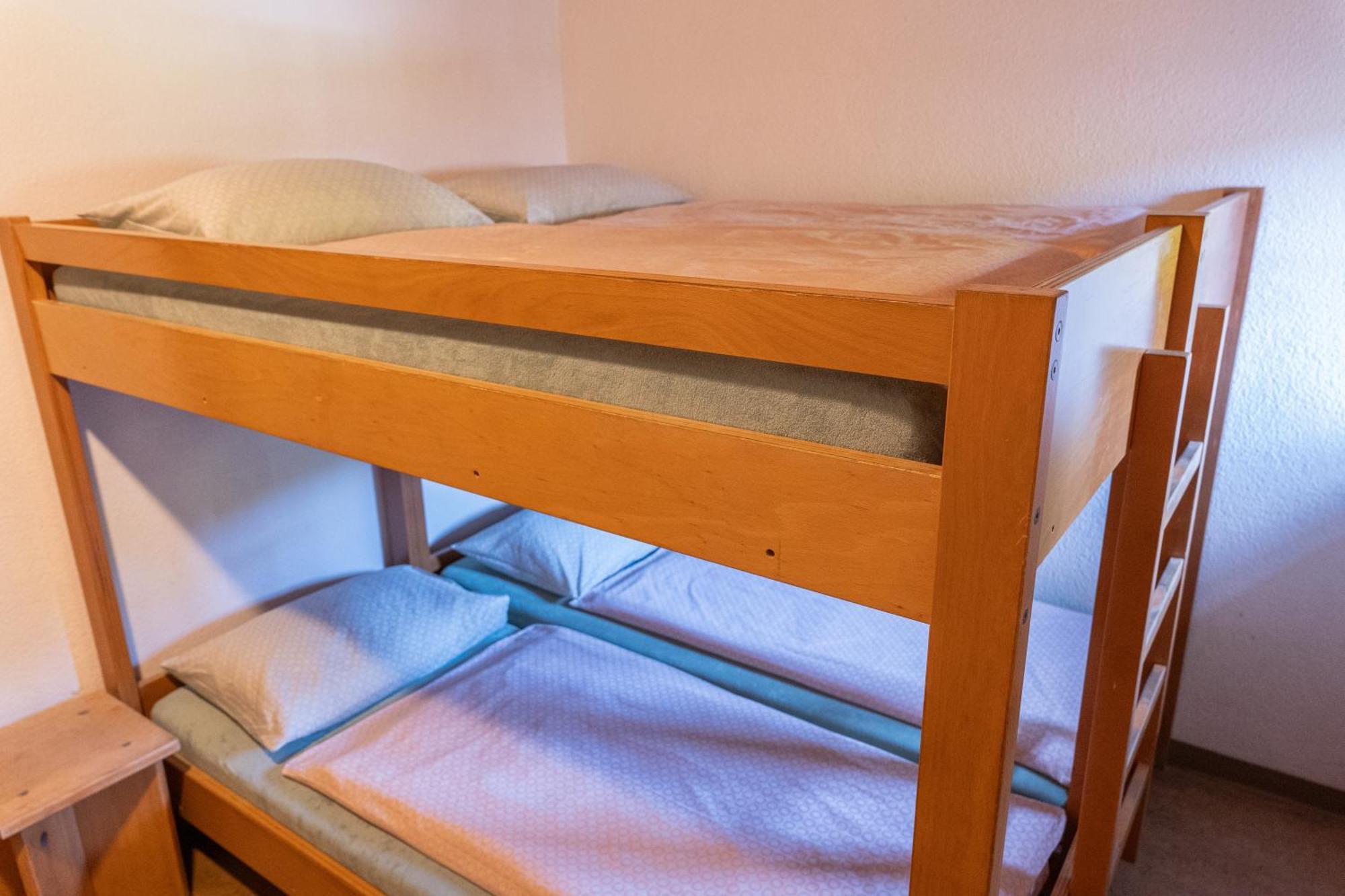 Vierbettzimmer mit Gemeinschaftsbad