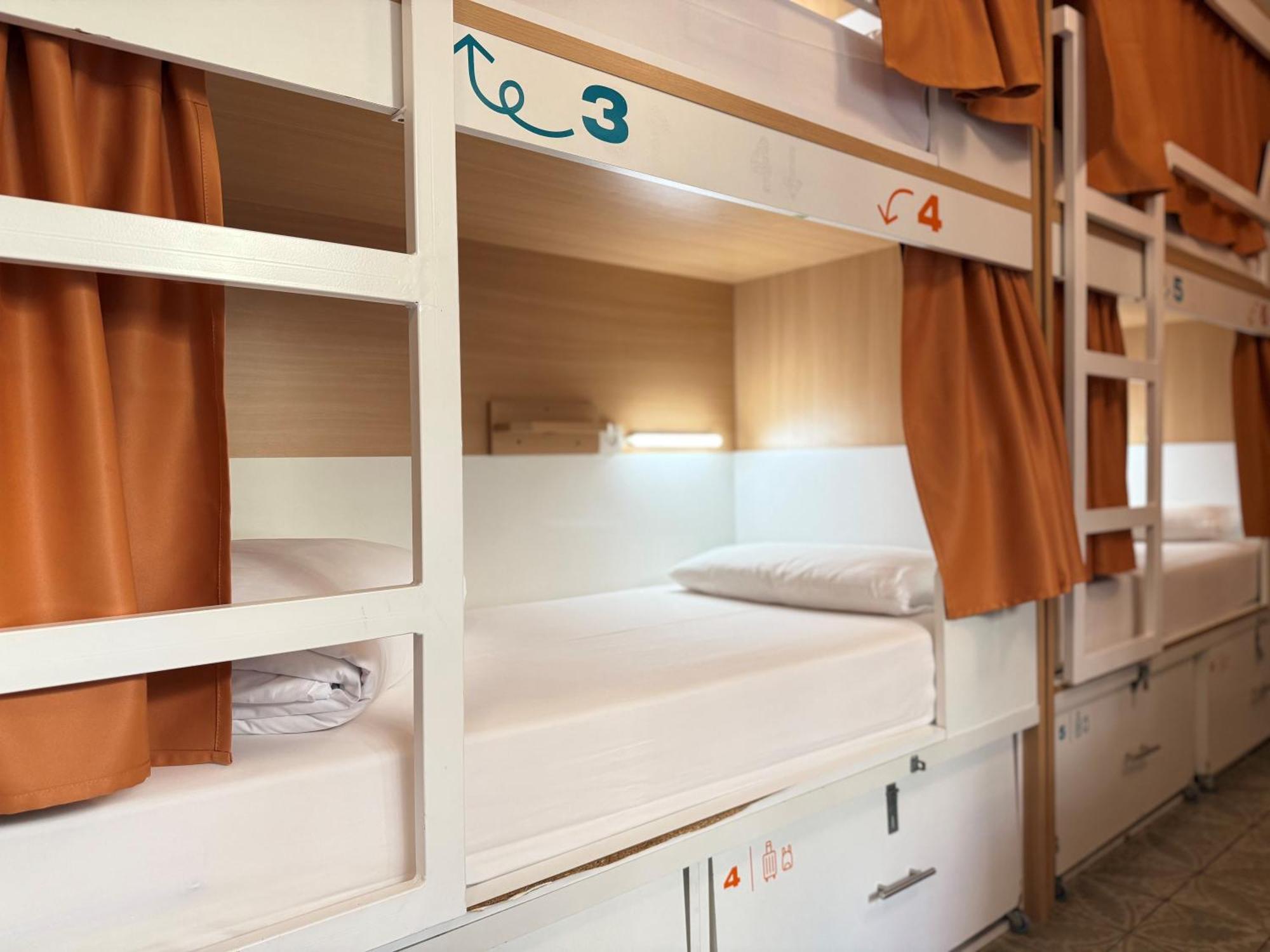 Einzelbett im 10-Betten-Schlafsaal (Frauen)