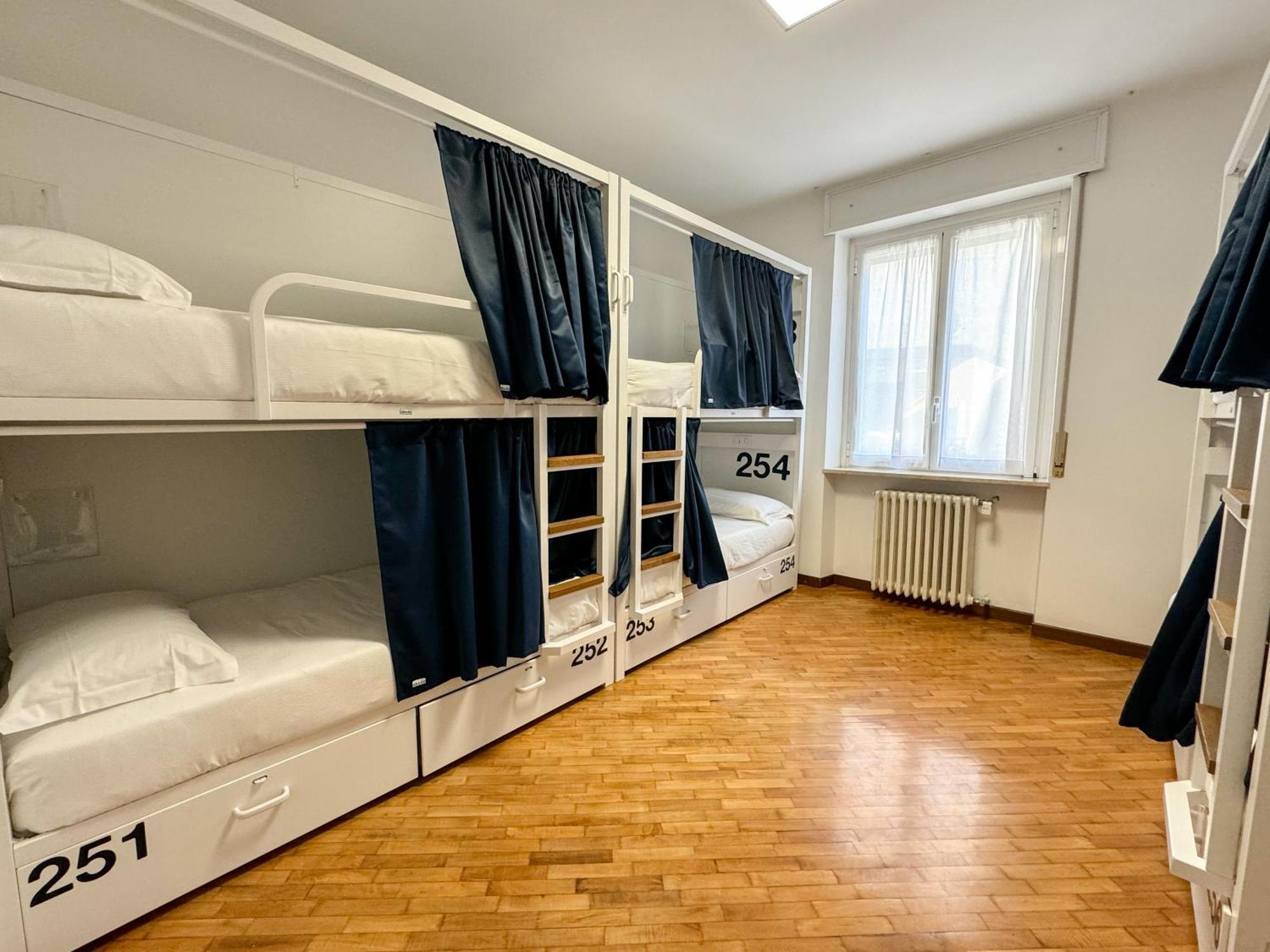 Bett im gemischten 6-Bett-Schlafsaal