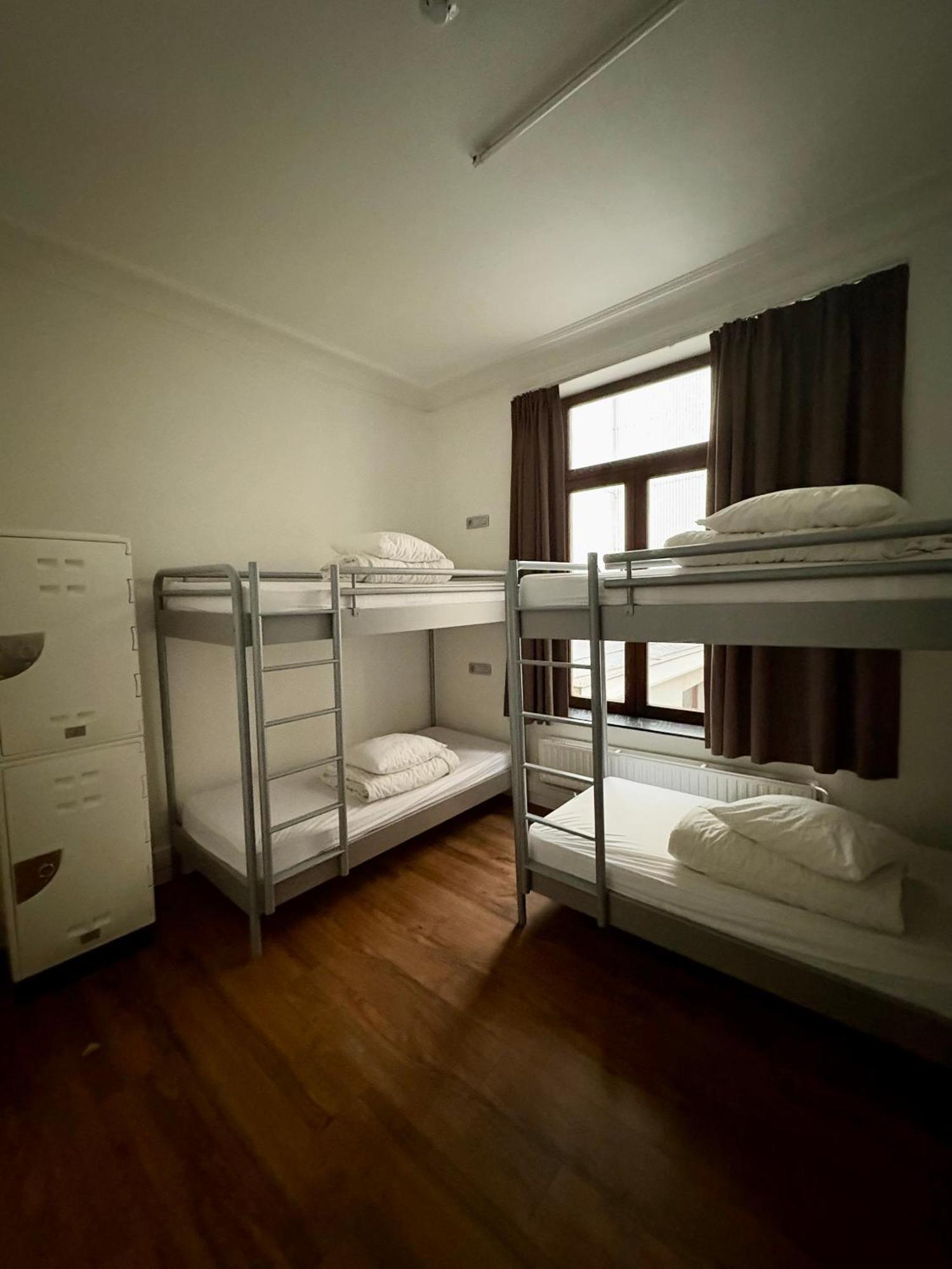 Vierbettzimmer mit eigenem Bad