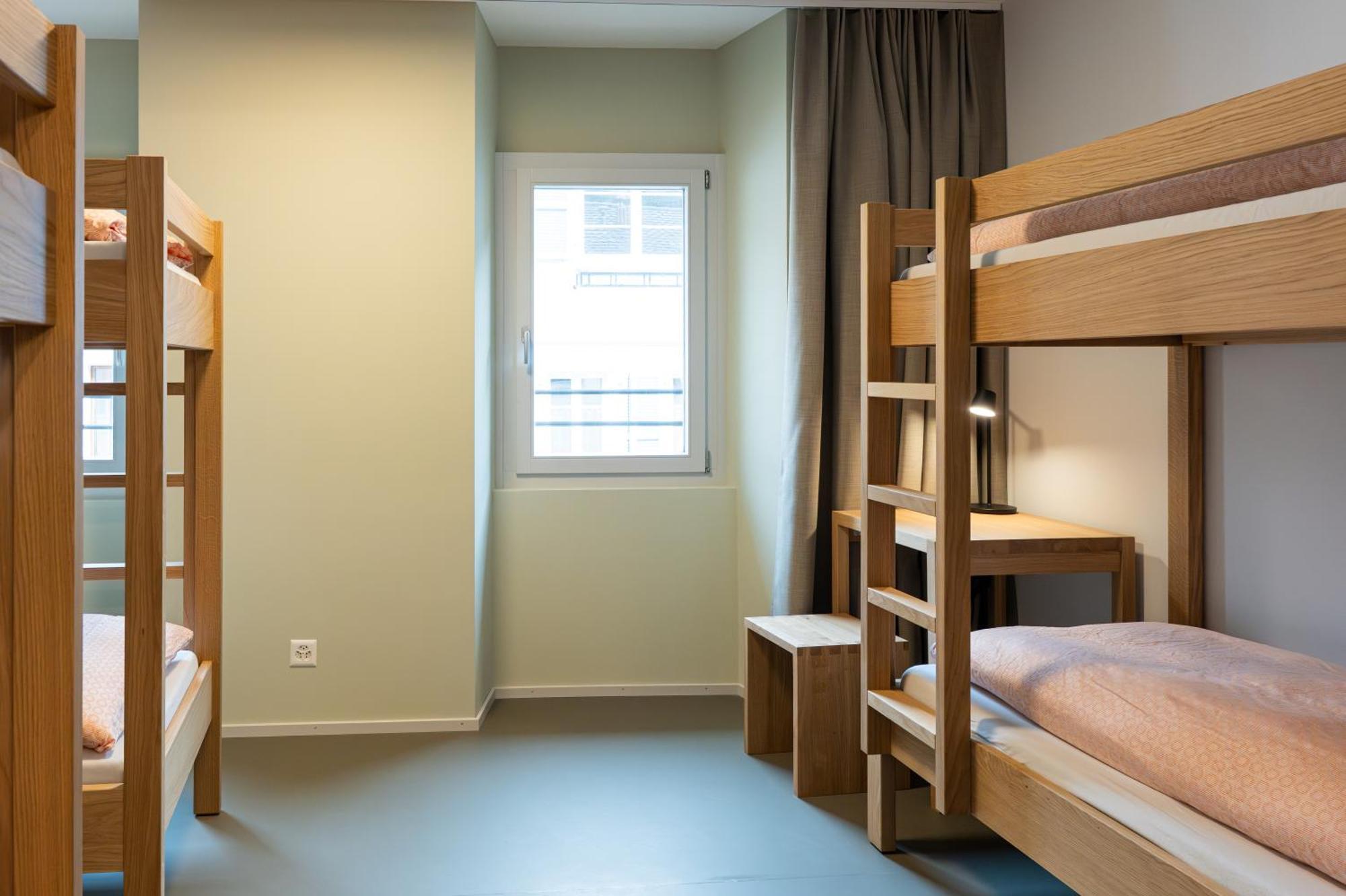 Einzelbett im Schlafsaal mit 6 Betten
