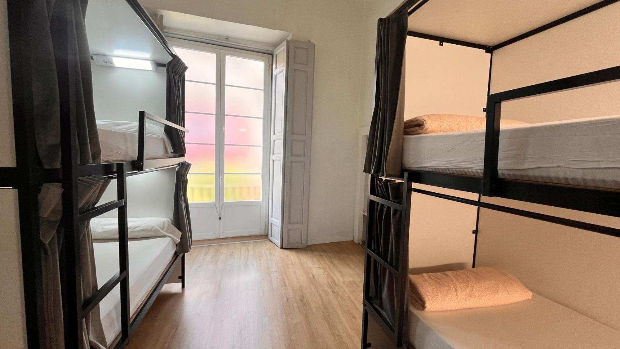 Single Bed 4-Bed Dormitory Room,1697953322:JPEG