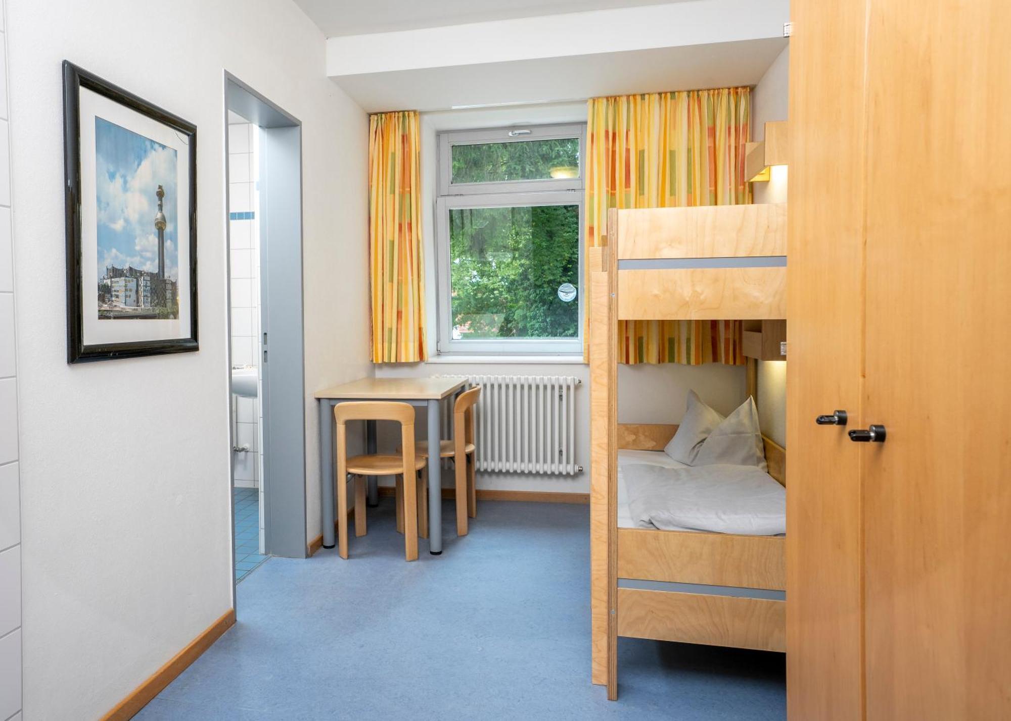 Zweibettzimmer mit Gemeinschaftsbad