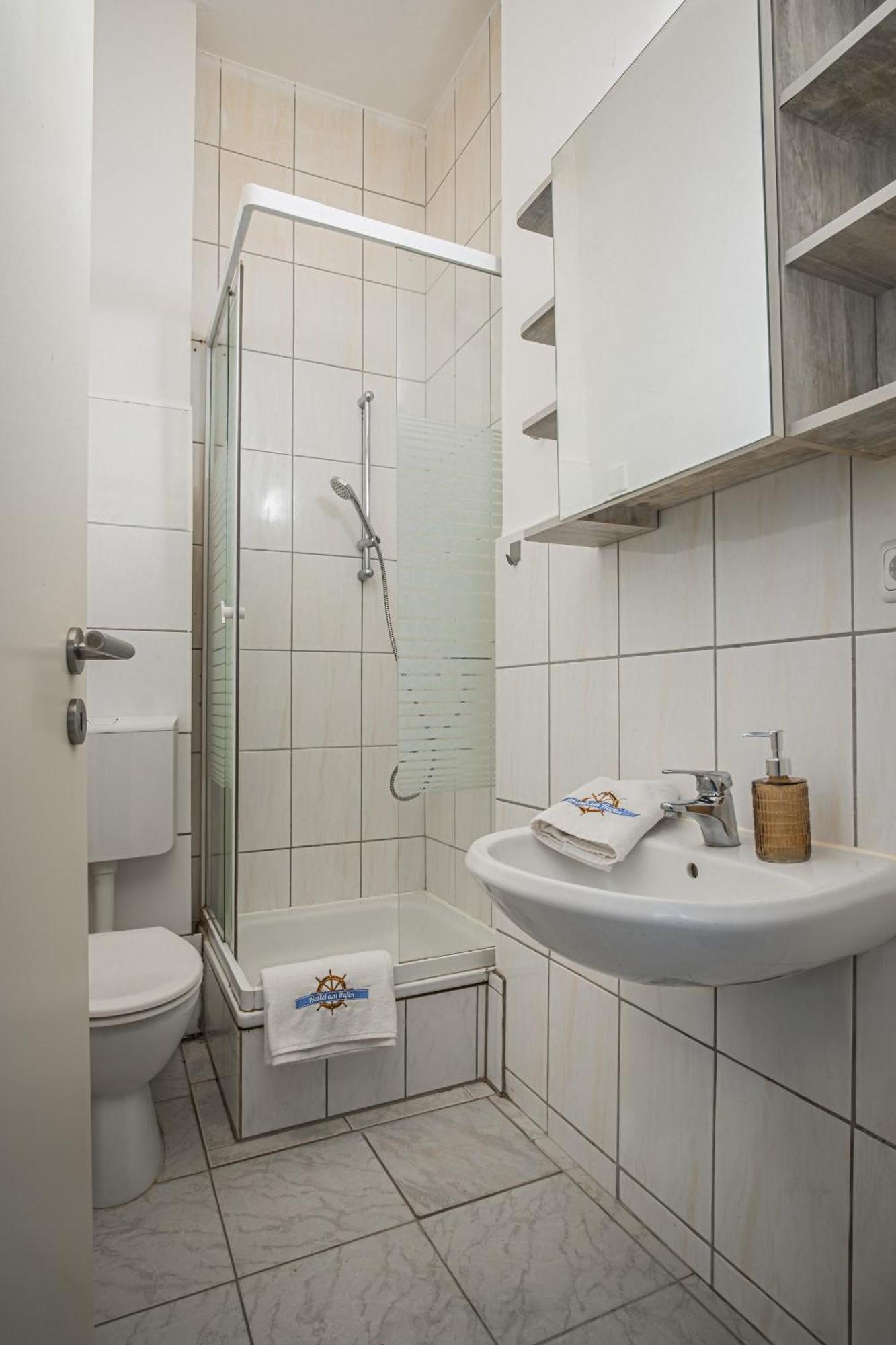 Dreibettzimmer mit eigenem Bad