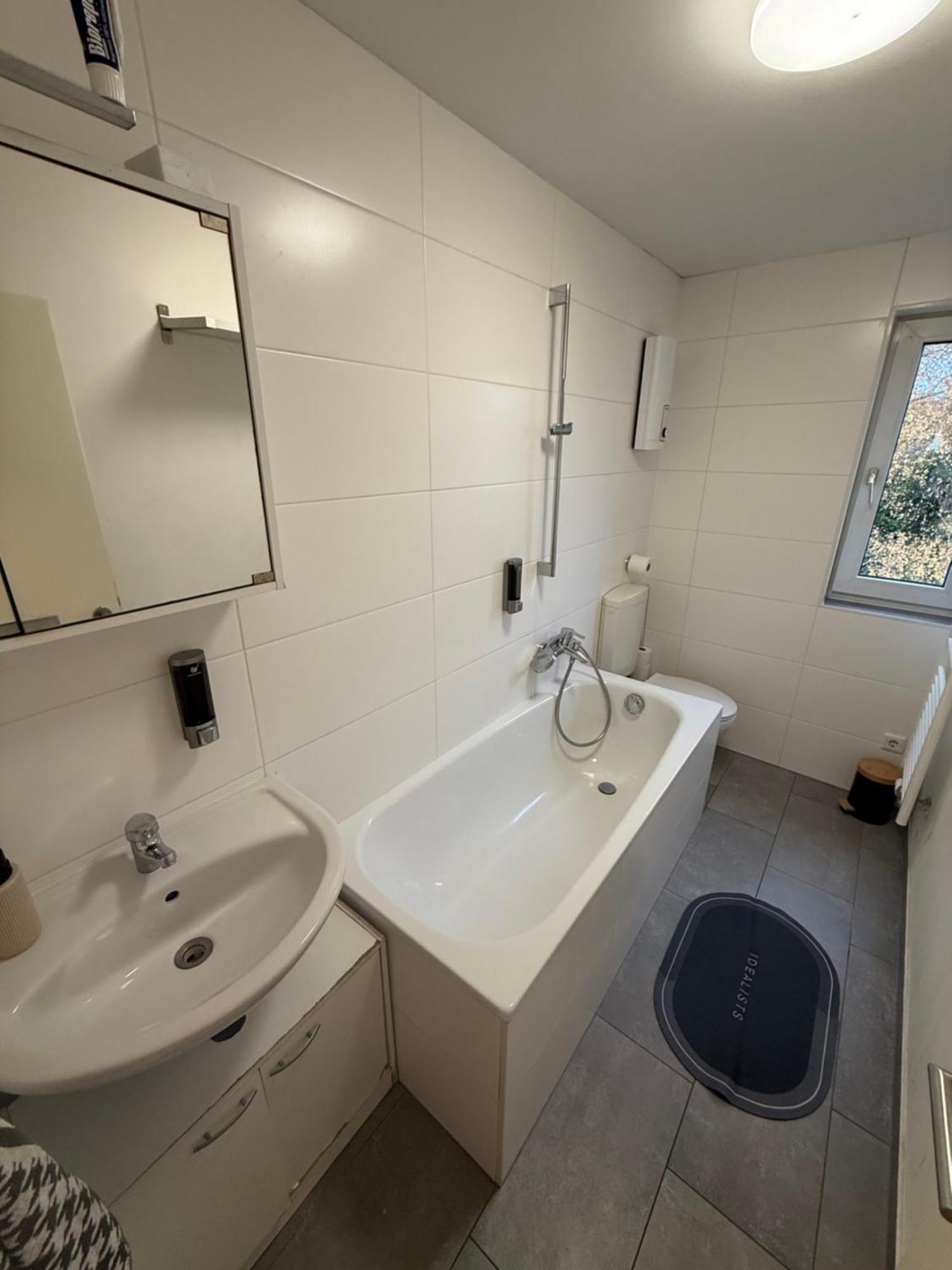 Zweibettzimmer mit Gartenblick