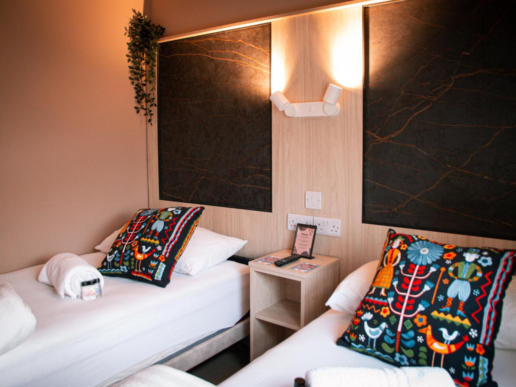Zweibettzimmer mit Gemeinschaftsbad