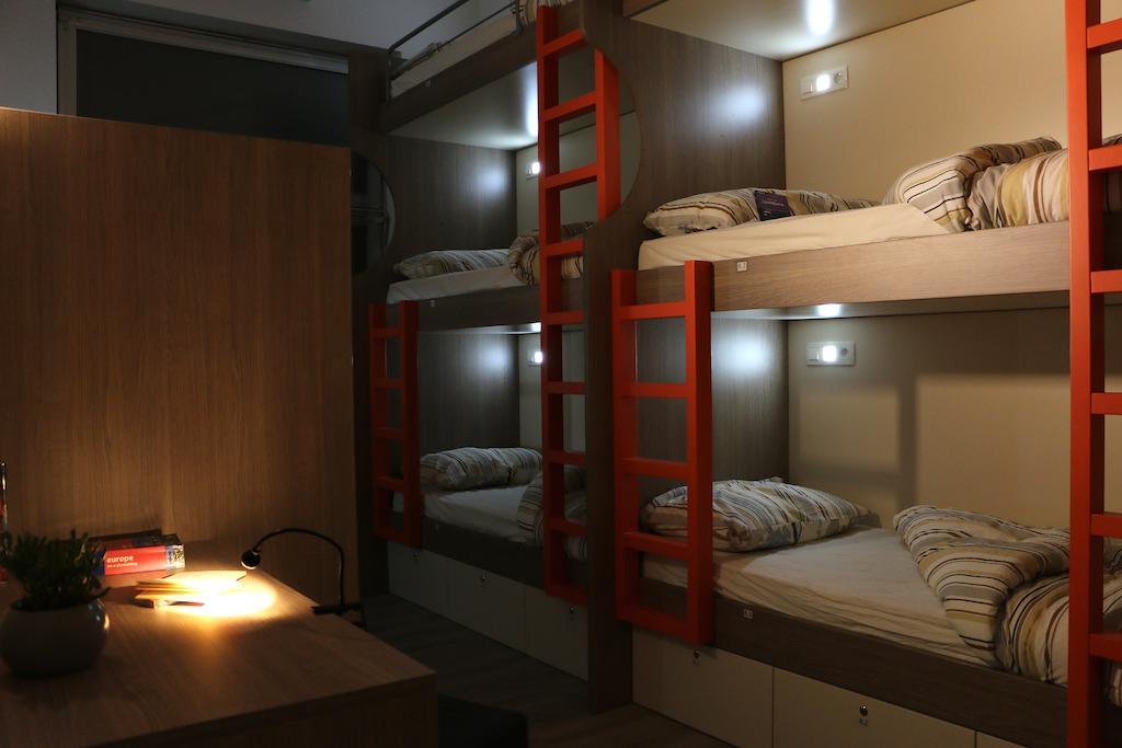 Einzelbett im Schlafsaal (8 Erwachsene)