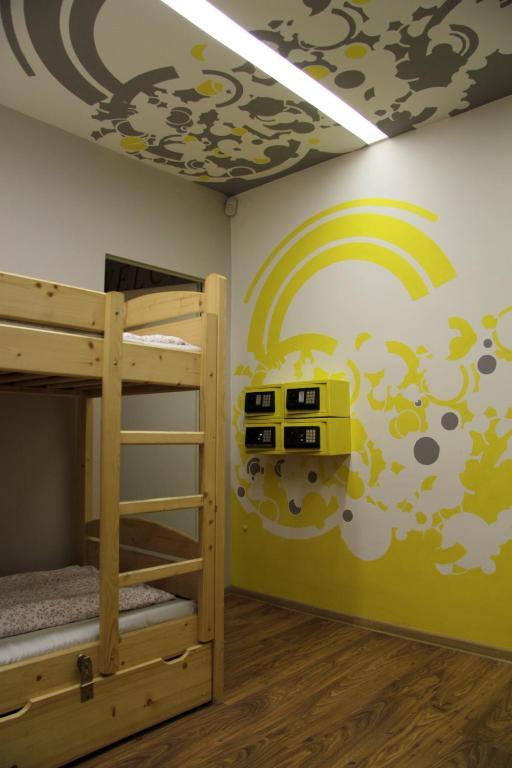 Bunk Bed 4-Bed Mixed Dormitory Room Age restriction above 18 years old,1652763657:JPEG