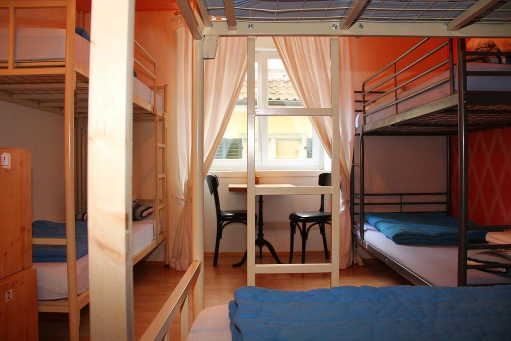 Budget-Bett im gemischten Schlafsaal mit 6 Betten