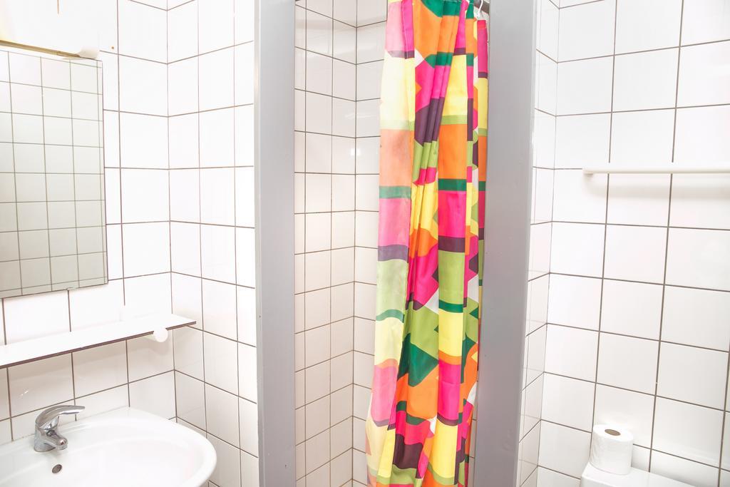 Vierbettzimmer mit eigenem Bad