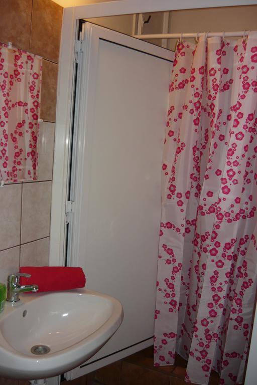 Doppel-/Zweibettzimmer mit Gemeinschaftsbad