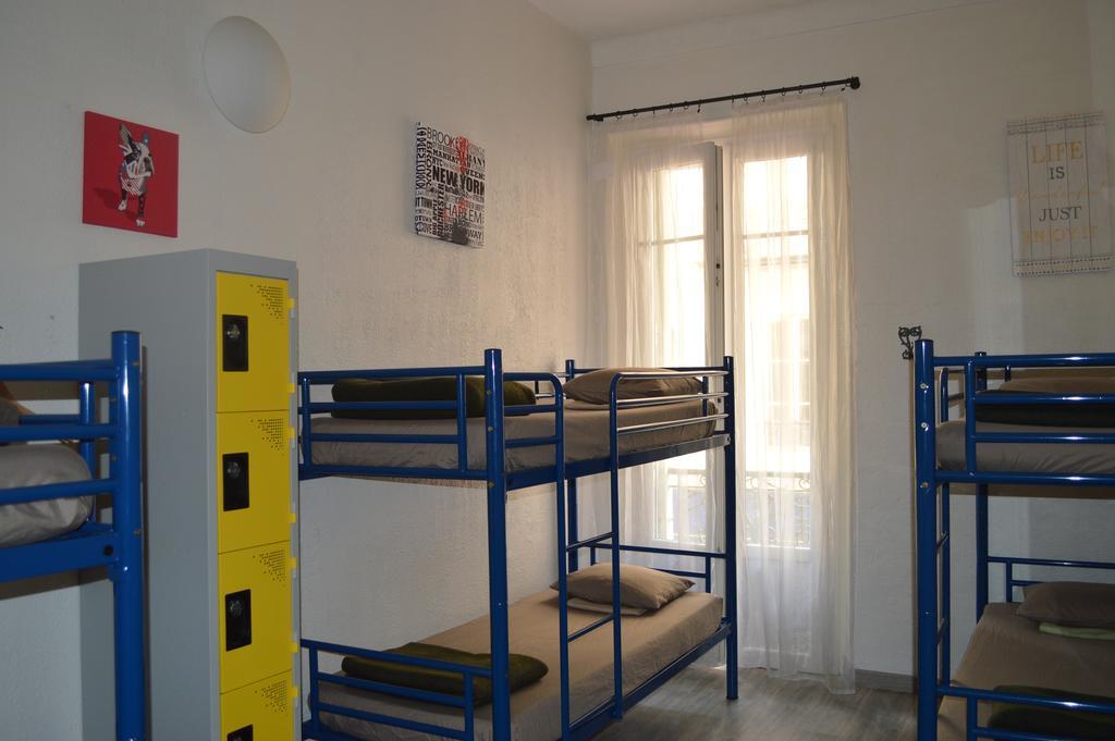 Bett im gemischten 6-Bett-Schlafsaal