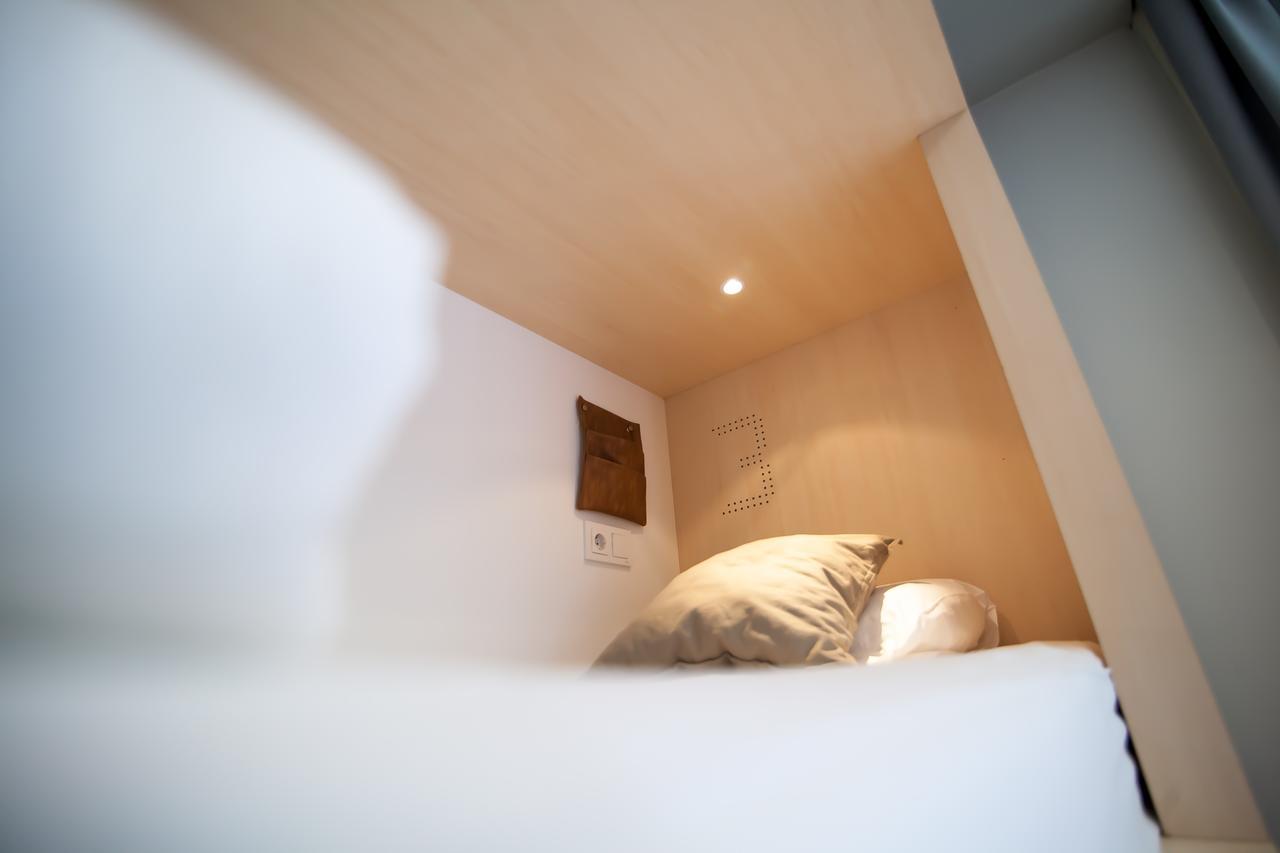 Single Bed 4-Bed Dormitory Room