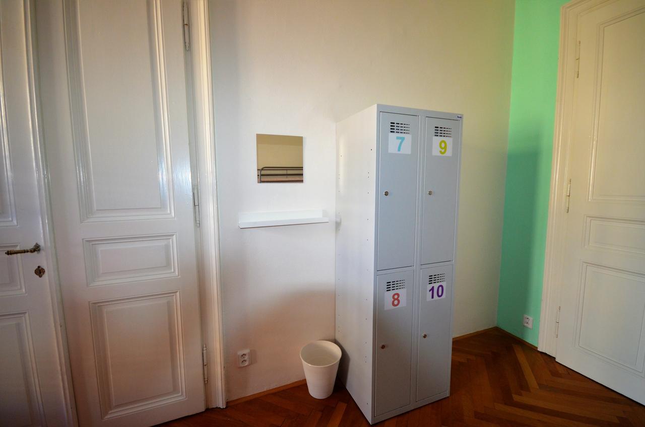 Bett im gemischten 6-Bett-Schlafsaal