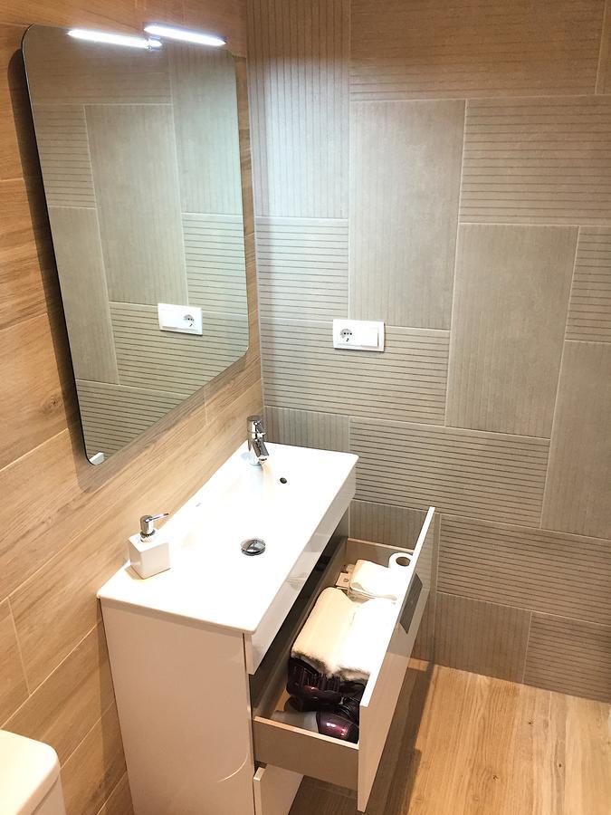 Dreibettzimmer mit eigenem externen Bad