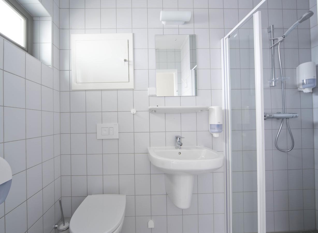 Single Room Bathroom