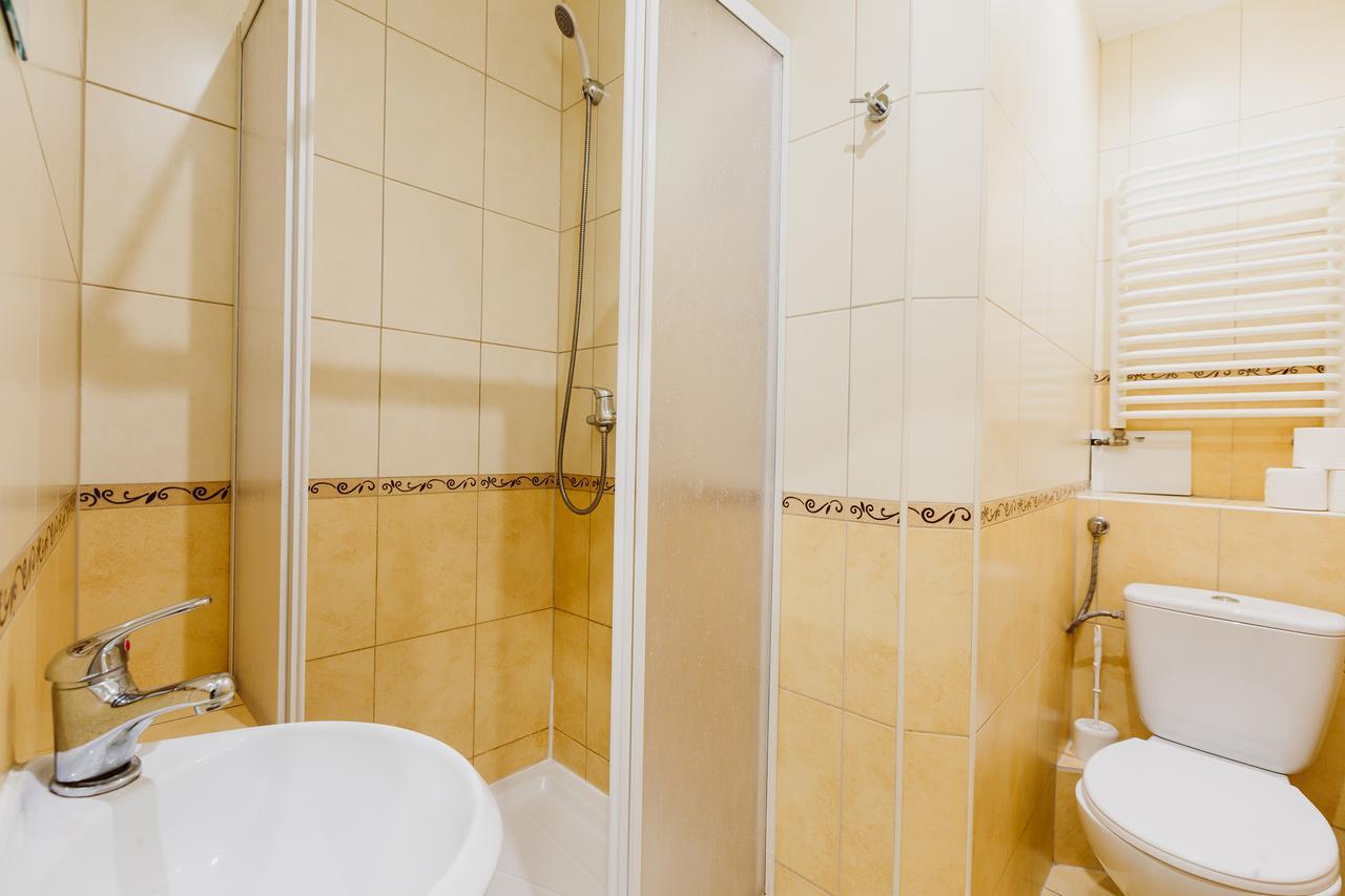 Quadruple Room,642456399:JPEG