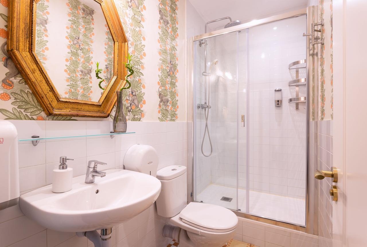 Dreibettzimmer mit Gemeinschaftsbad