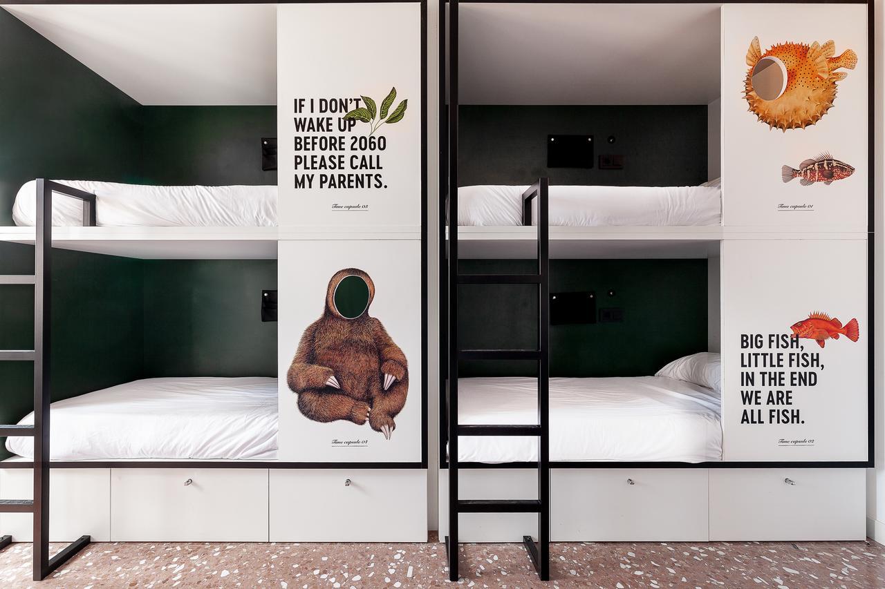 Bett im gemischten 8-Bett-Schlafsaal mit Badezimmer