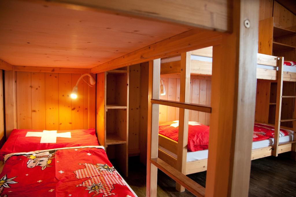 Single Bed Female Dormitory Room,1009830673:JPEG