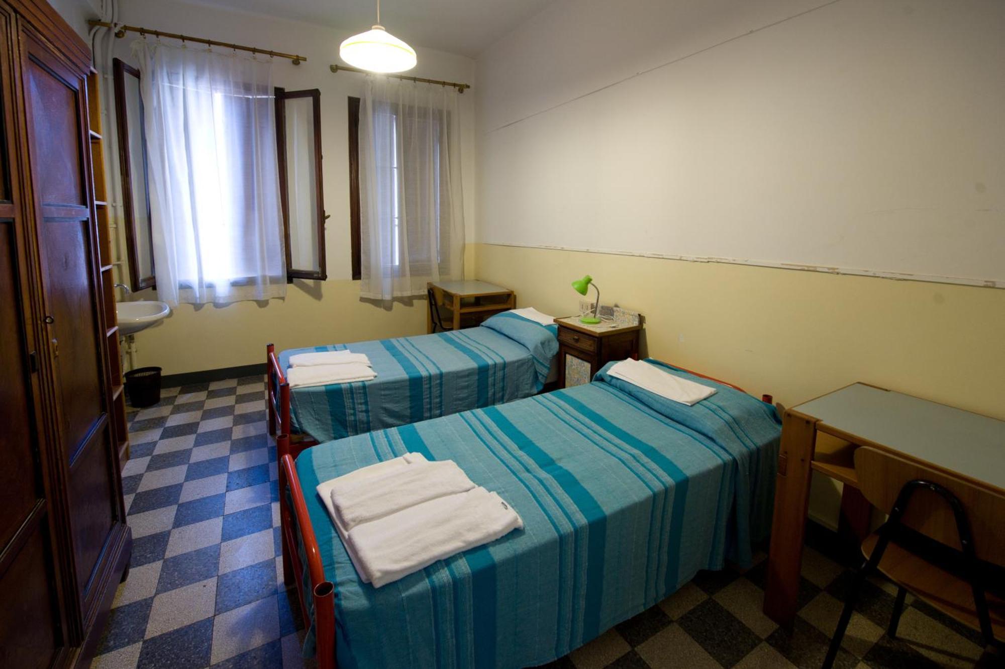 Standard Zweibettzimmer mit Gemeinschaftsbad und Klimaanlage